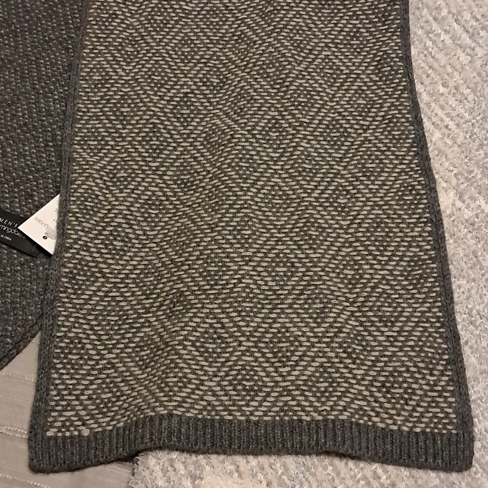 Bloomingdale's Men's Herringbone Chevron Scarf Wool/Cashmere Blend Long Gray NWT